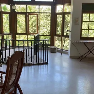 https://bellevue-retreat.kandyhotelsnow.com